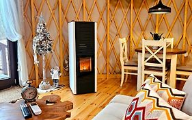 Jurta na Wypasie - luksusowy namiot z widokiem na góry - Jacuzzi, Sauna, Split AC, Private, Star View